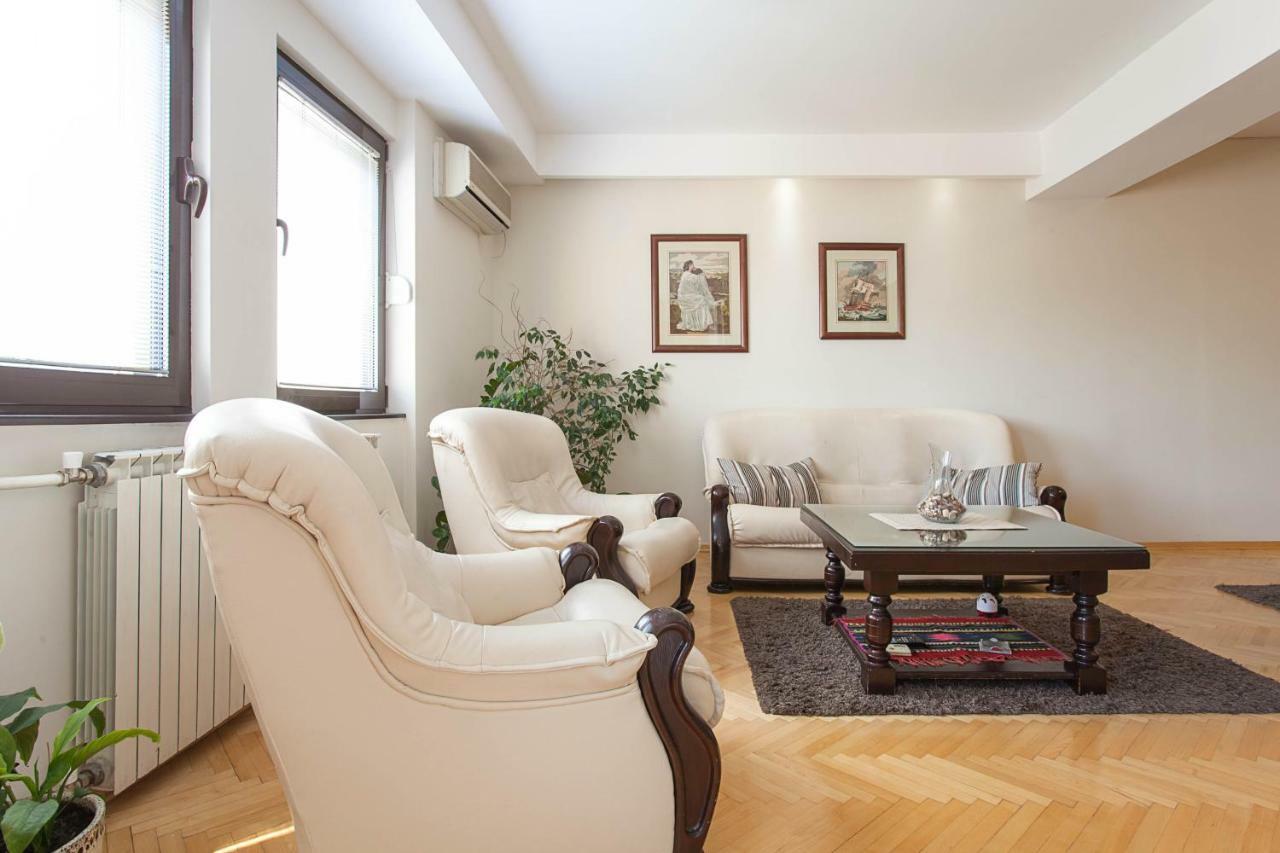 White Apartment Szkopje Kültér fotó